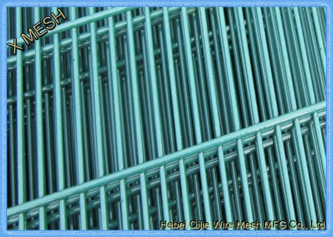 Panel ogrodzenia z siatki 358 pokrytej PVC