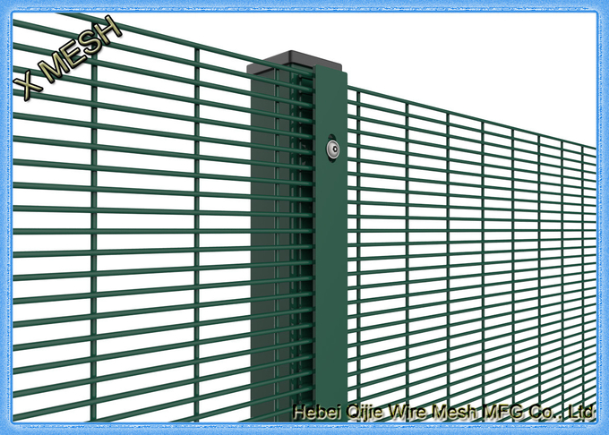 358 paneli ogrodzeniowych z siatki bezpieczeństwa